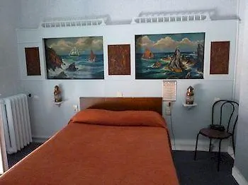Hotel Peron Marseilles