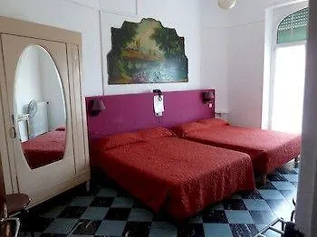 Hotel Peron Marseille 3*,
