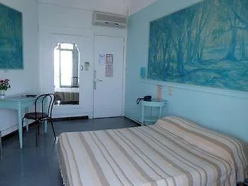 ***  Hotel Peron Marseille France
