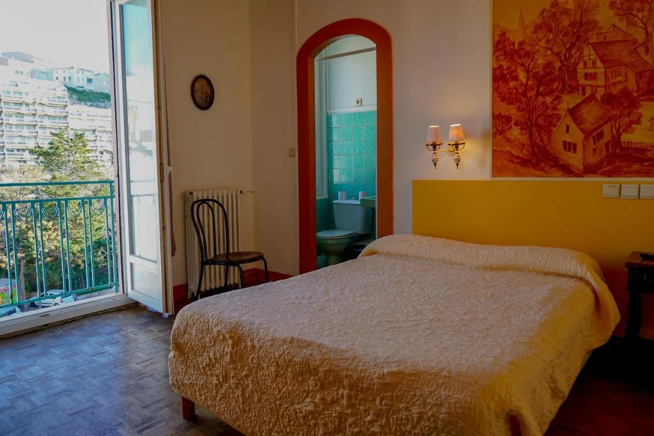 ***  Hotel Peron Marseille France