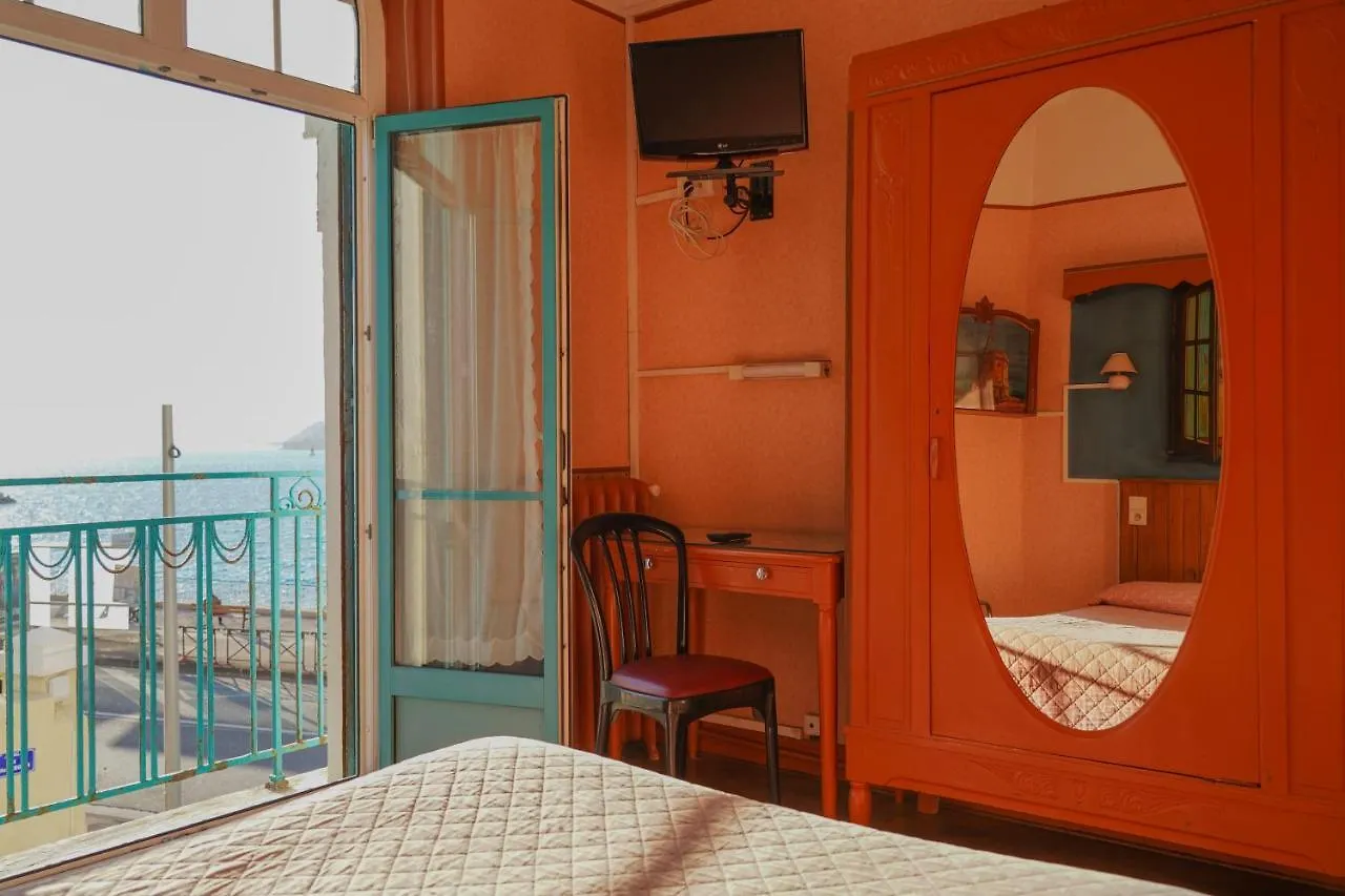 ***  Hotel Peron Marseille France